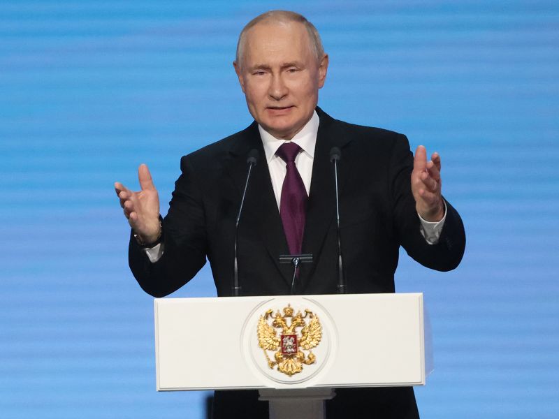 Unraveling Washington: How Putin's Agenda Exploits the Turmoil