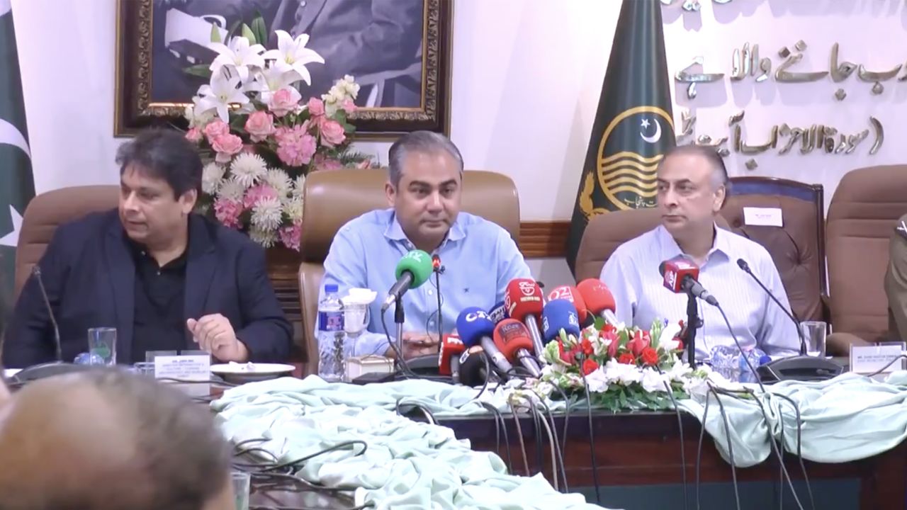 Officials in pakistan give a press conference about an organ harvesting ring in which 328 people had their kidney's removed and sold to wealthy clients - often without them knowing.