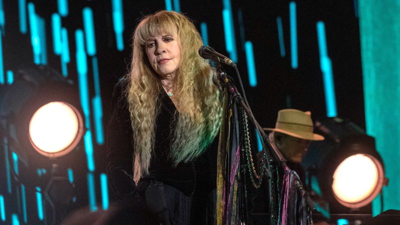 Що се отнася до Stevie Nicks, Fleetwood Mac вече го