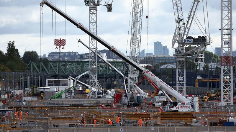 NextImg:Britain's high-speed rail fiasco reflects grim economic reality | CNN Business