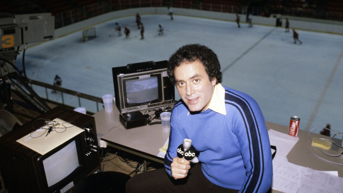 1980 Winter Olympics - 2/12/80 ABC Sports commentator  reported on the Sweden vs. USA men's ice hockey game (both teams tied 2-2) at the XIII Olympic Winter Games. (ABC PHOTO ARCHIVES)  talent: AL MICHAELS photographer:STEVE FENN/ABC PHOTO ARCHIVES credit: Â©1980 ABC PHOTO ARCHIVES source: ABC PHOTO ARCHIVES cap writer: IDA/WW