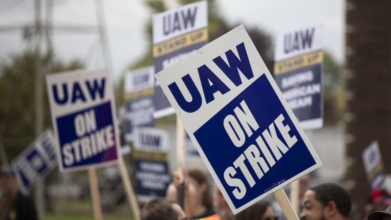 Read more about the article CNN Poll: Americans overwhelmingly side with autoworkers in ongoing union strike – CNN