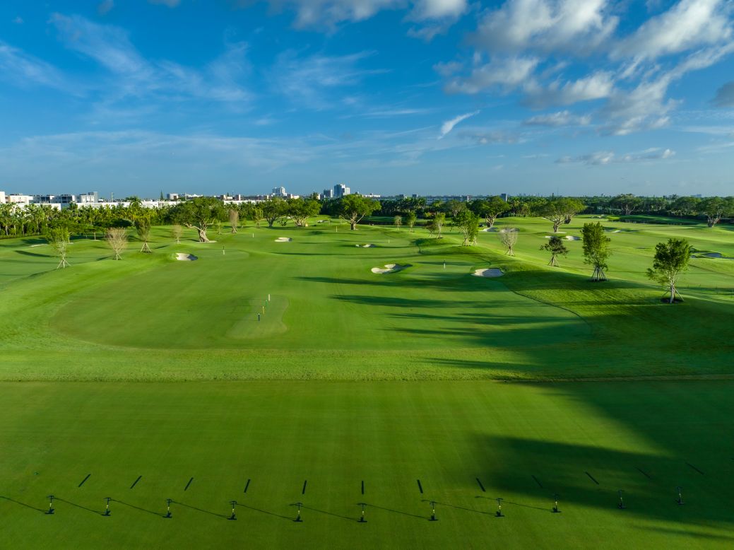 The site also offers players access to The Bays, a 12-acre "state of the art" golf practice facility.