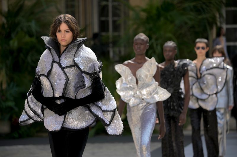 Selena Gomez's Show-stopping Red Carpet Look Holds a Touching Tribute