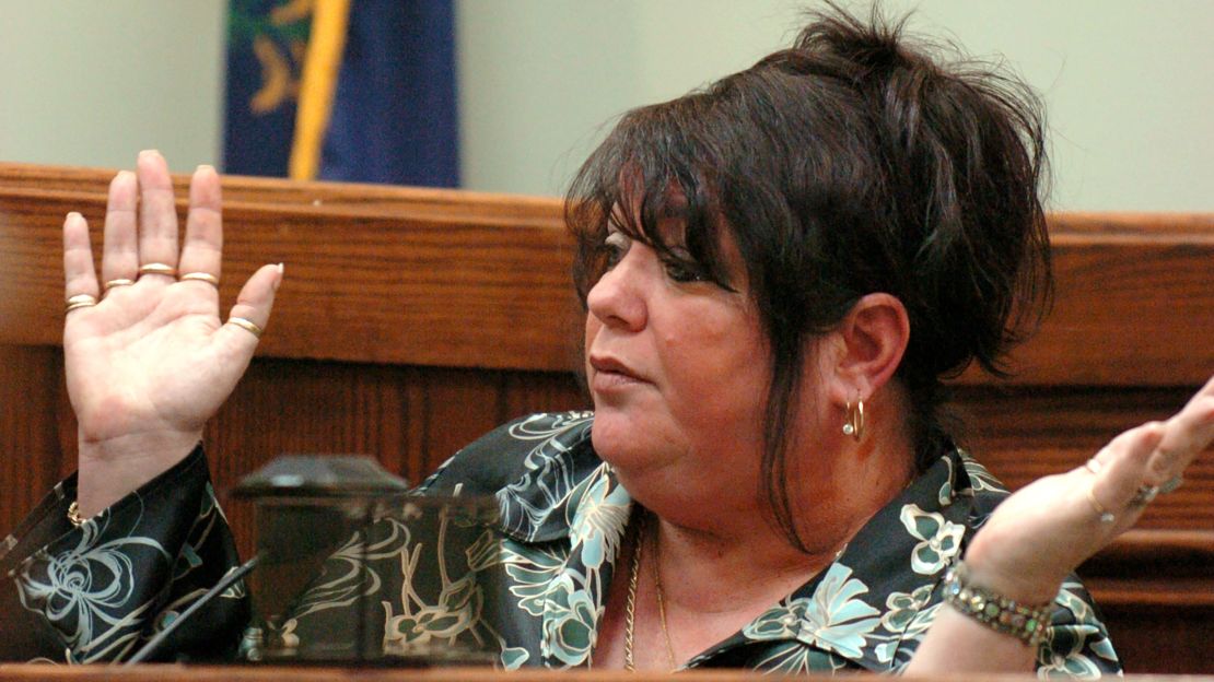 Susan Galbreath gestured while she testified in the Quincy Cross trial on April 7, 2008. Galbreath conducted her own investigation into the death of Jessica Currin.