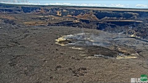 An October 6 still from a US Geological Survey livestream shows Halemaʻumaʻu crater at the summit of the Kīlauea volcano.