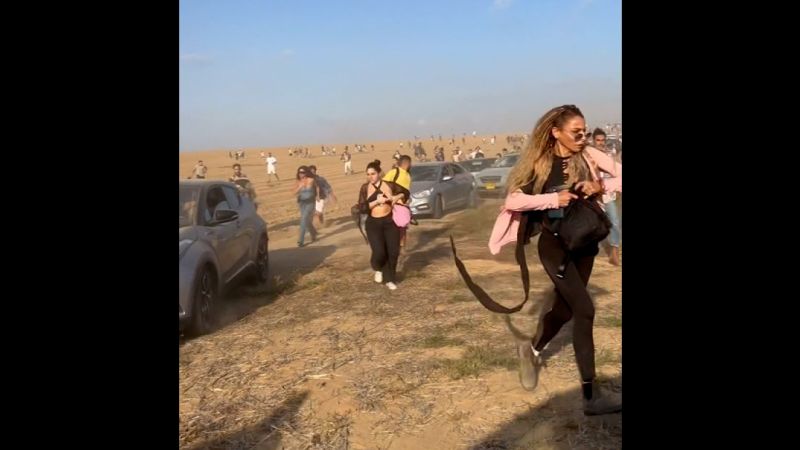 Serangan festival musik: Orang-orang Israel yang bersuka ria pertama-tama berlindung di bawah serangan roket, kemudian militan Gaza mulai menembaki mereka