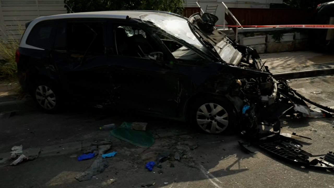 sderot idf hamas firefight destroyed car robertson 1008