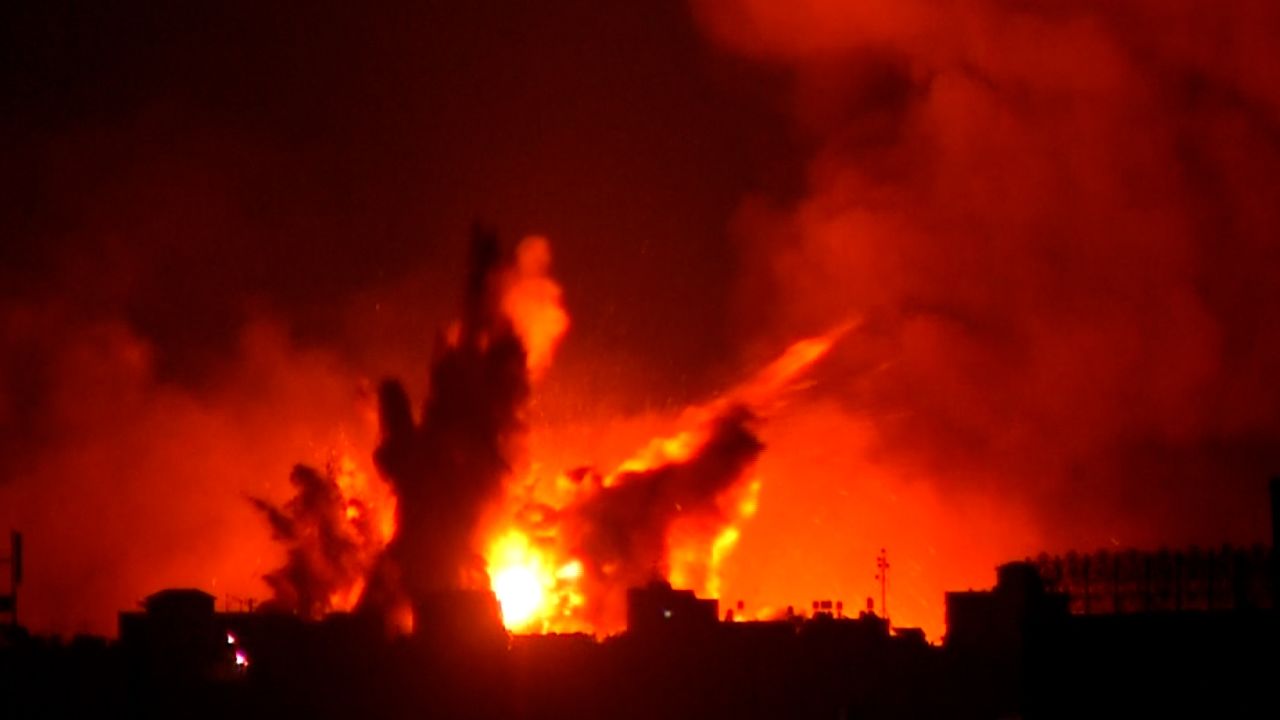 explosions night israel gaza