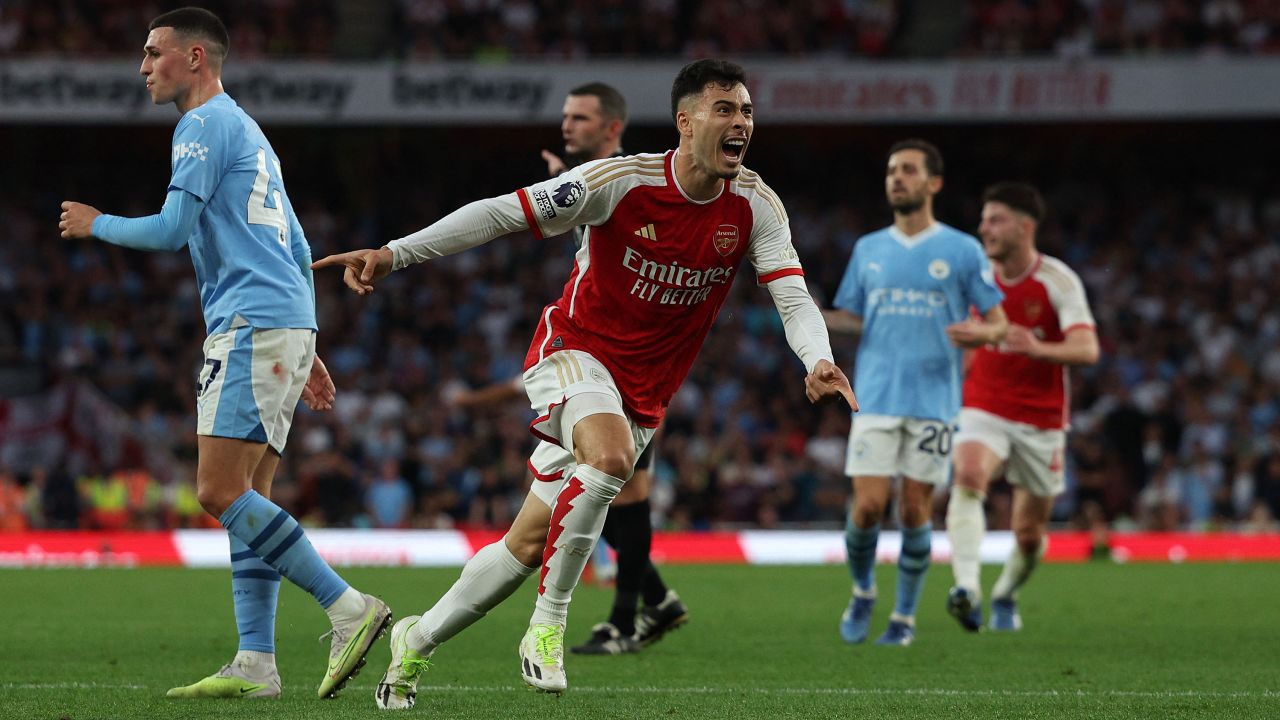 Late deflected Gabriel Martinelli goal gives Arsenal narrow victory