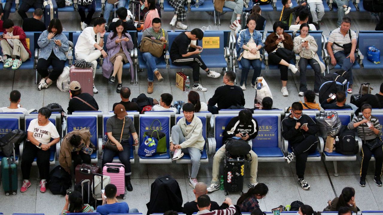 Passengers waiting for trains on October 6, 2023, the last day of the national holiday, at Shenyang North Railway Station in China's northeastern Liaoning province