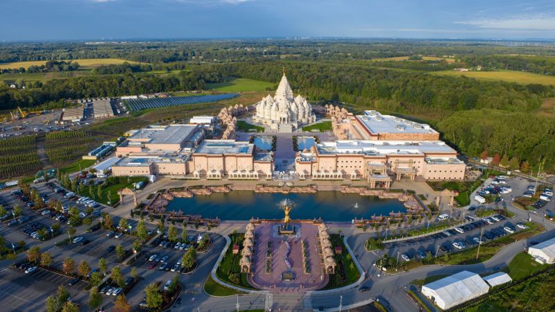 See inside the newly opened largest Hindu temple in the US | CNN