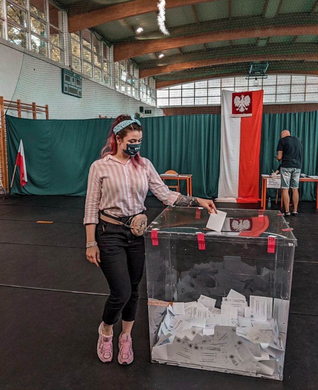 Aleksandra Lukasiewicz voting in the 2020 Presidential election, which was narrowly won by the PiS candidate. Lukasiewicz left the country months later.
