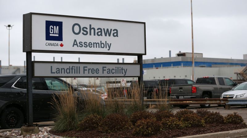 Повече от 4000 автомобилни работници в Канада стачкуват срещу General