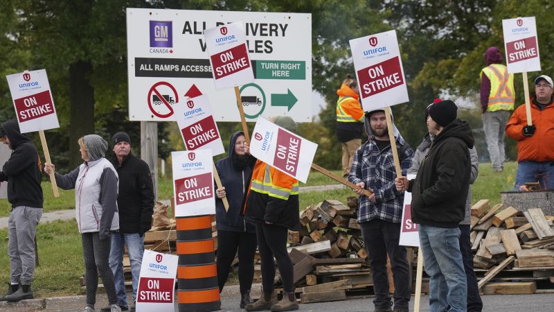 GM settles strike at Canadian plants