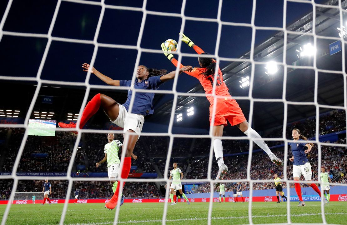 Soccer Football - Women's World Cup - Group A - Nigeria v France - Roazhon Park, Rennes, France - June 17, 2019  France's Kadidiatou Diani in action with Nigeria's Chiamaka Nnadozie                     REUTERS/Stephane Mahe
