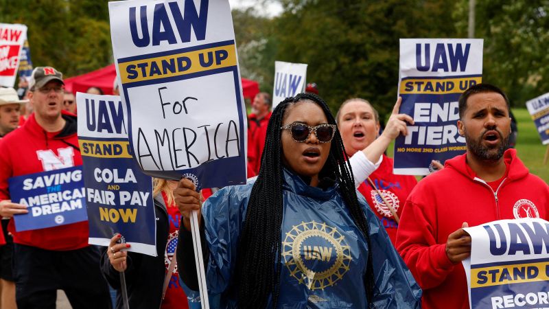 UAW strikers outside GM's Willow Run Distribution Center, in Belleville, Michigan, September 26.