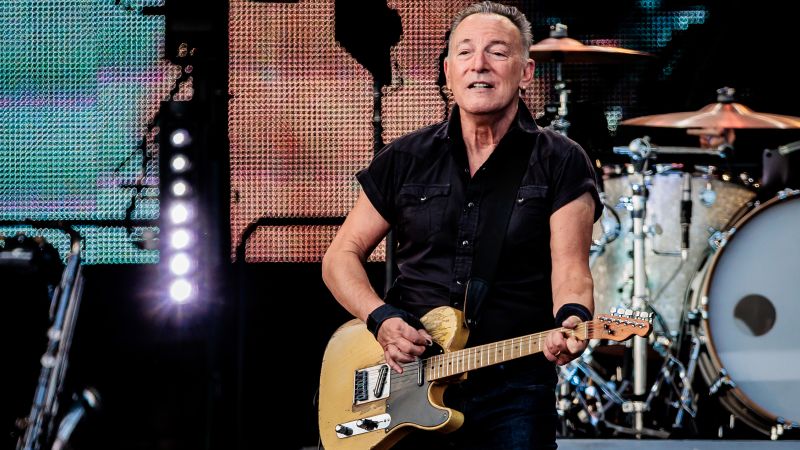 Bruce Springsteen dice che una “brutale” ulcera peptica “scuote” il suo mondo interiore