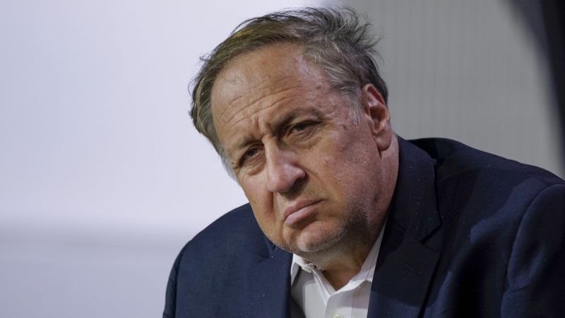 NextImg:AMC CEO says he was the victim of an extortion plot | CNN Business