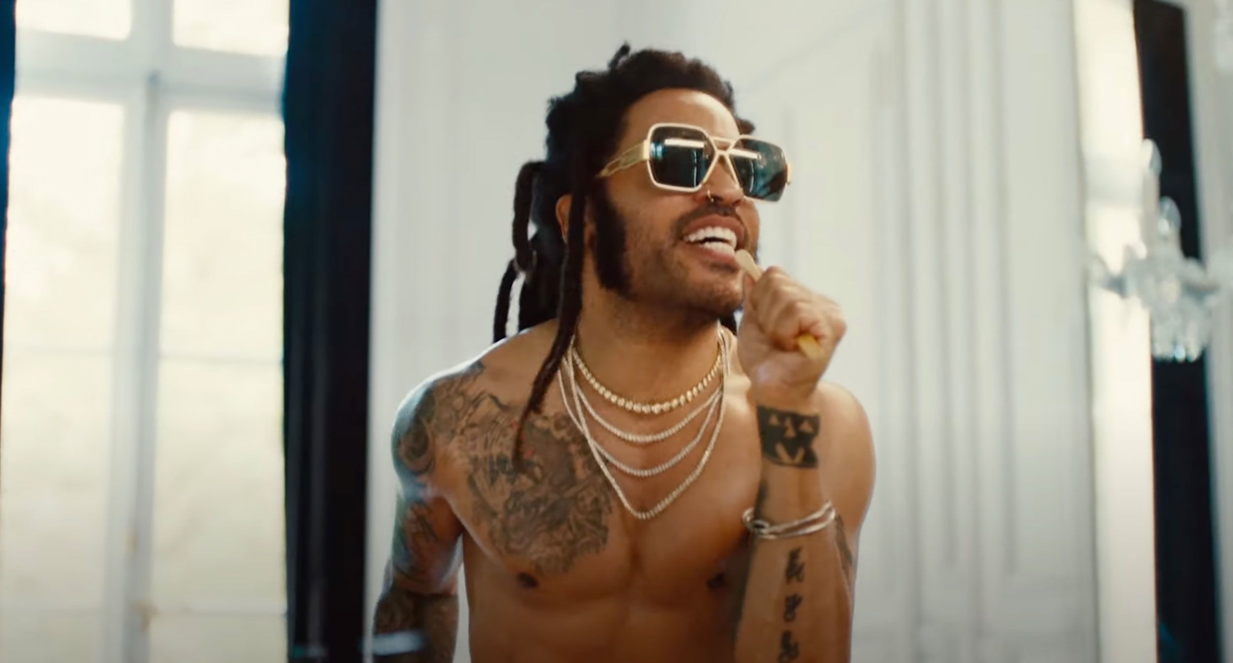 2500px x 1345px - Lenny Kravitz flaunts his manliness in almost uncomfortably sexy new music  video | CNN