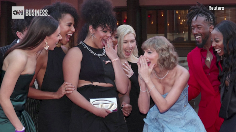 taylor swift eras tour movie orig contd nn_00001011.png