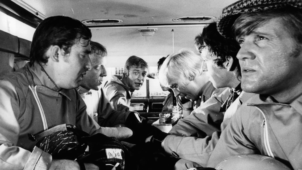 كين (في الوسط) يلعب دور المجرم تشارلي كروكر في فيلم عام 1969 