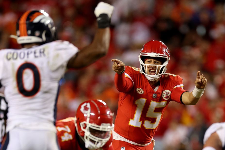 Thursday Night Football: Chiefs' 19-8 victory is 16th win in a row over  Broncos - NBC Sports