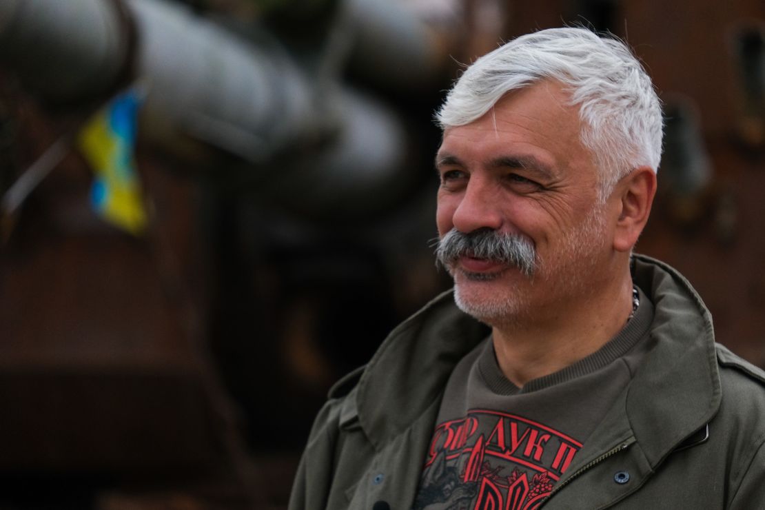 El fundador y asesor del batallón Bratstvo, Dmytro Korchynskyi, dice que los ataques a Crimea son 