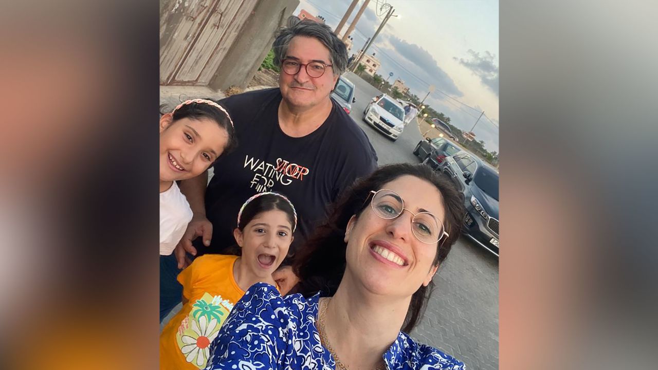 A family photo of Jason Shawa with his daughters Zainab and Malak, and wife Najla.