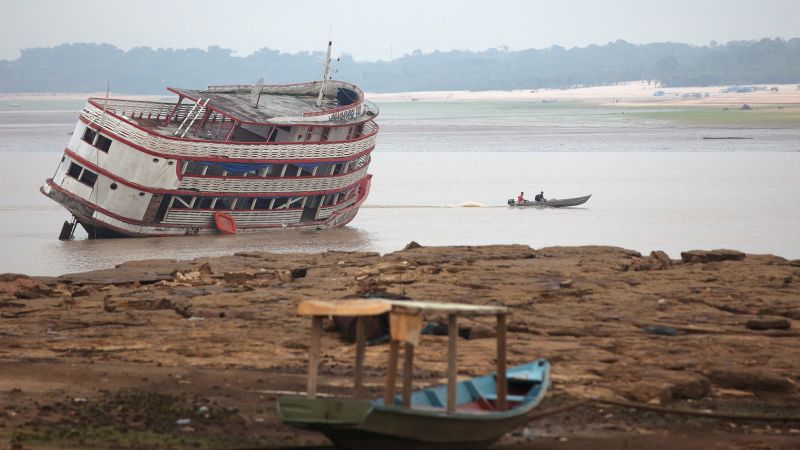 El río Amazonas cae a su nivel más bajo en 121 años en medio de una severa sequía