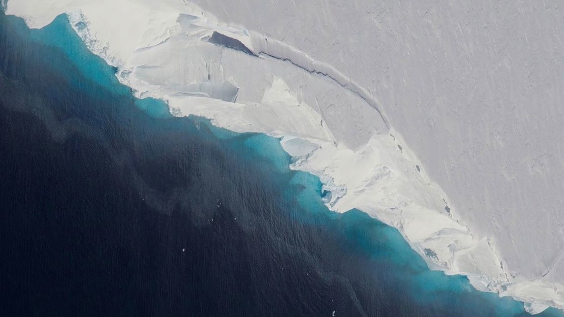 Een ongedateerde foto van de Thwaites-gletsjer op Antarctica.