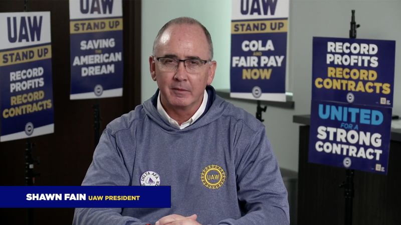NextImg:United Auto Workers president to striking workers: 'There's more to be won' | CNN Business
