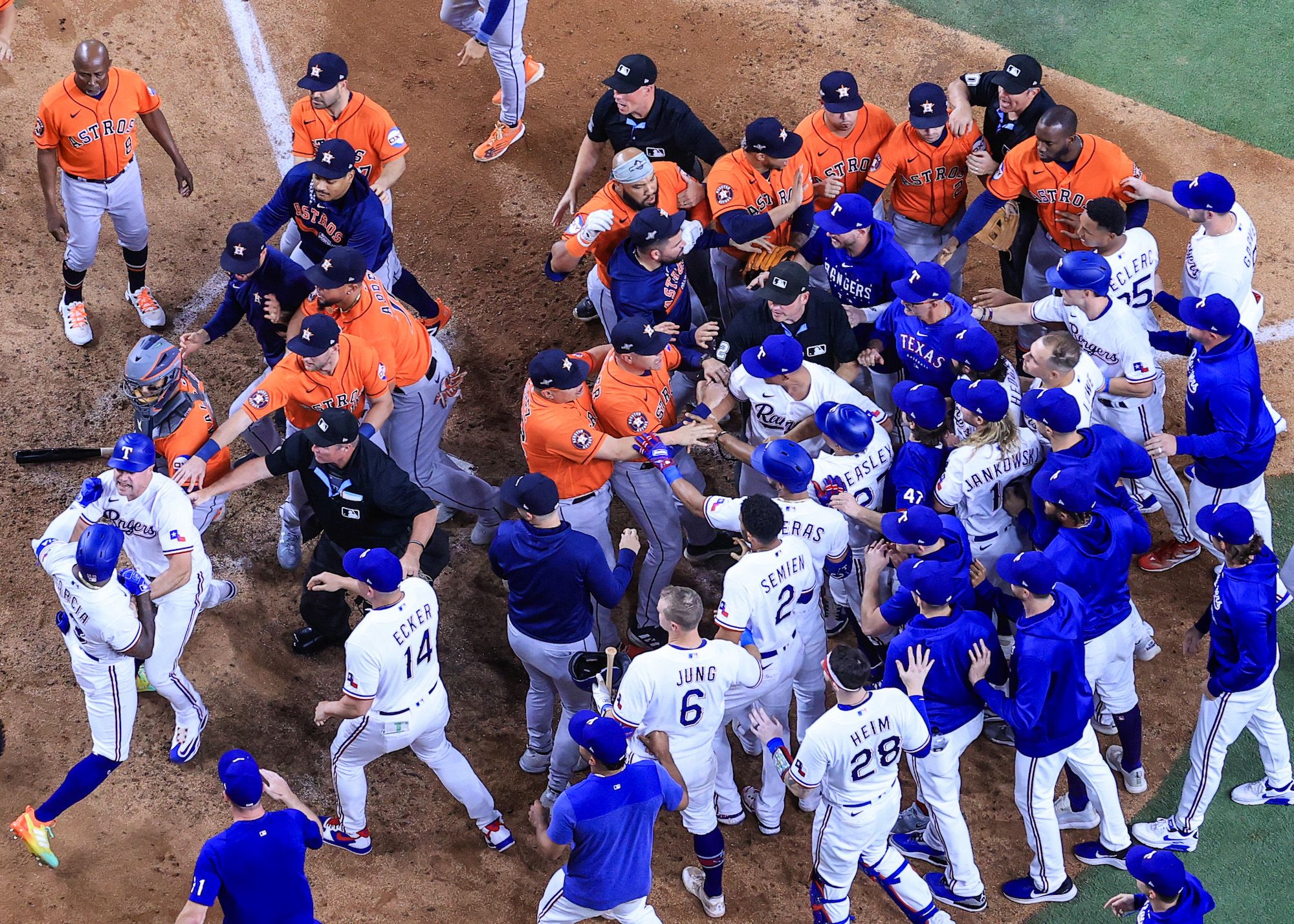 Altuve hits go-ahead homer in 9th, Astros take 3-2 lead over Rangers in  ALCS after benches clear