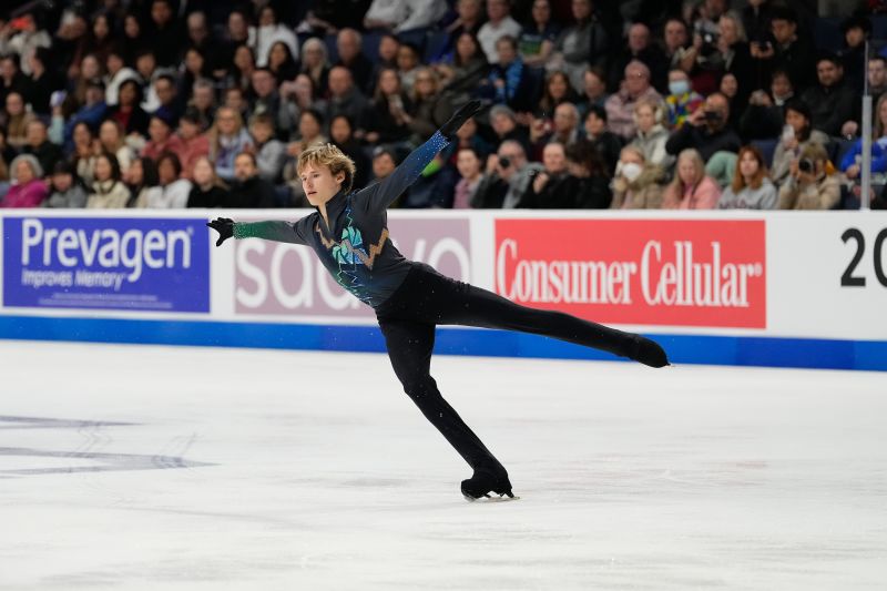 Russian prodigy Ilia Malinin smashes records, clinching Skate America championship with an awe-inspiring 300-point performance