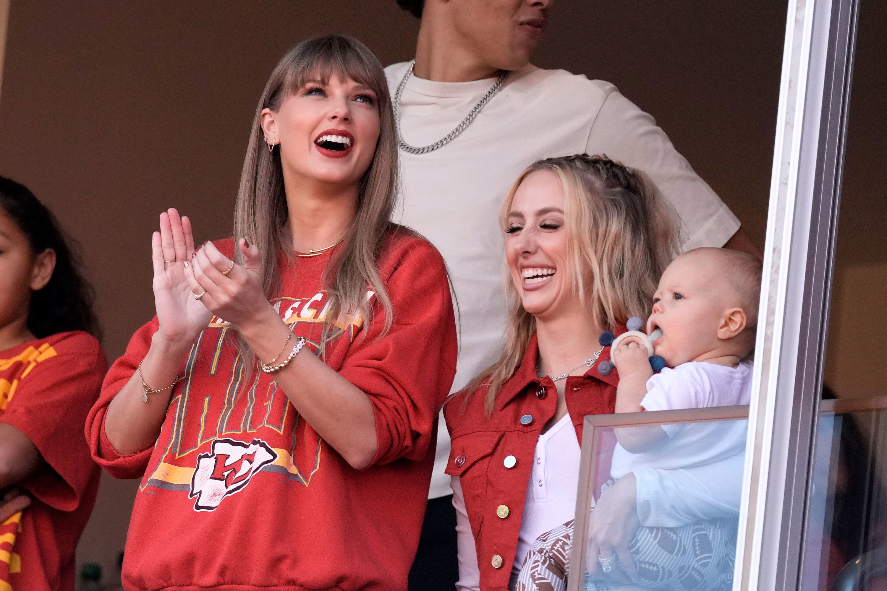 Taylor Swift and the Chiefs are washed up for the season.