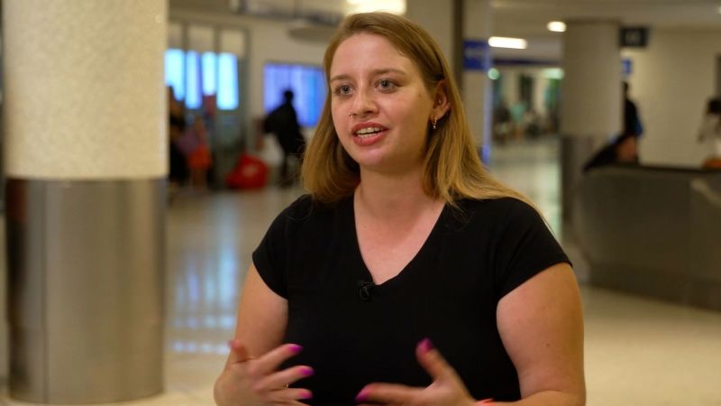 NextImg:These Israeli-Americans are dropping everything to fly into a war zone and help their communities | CNN