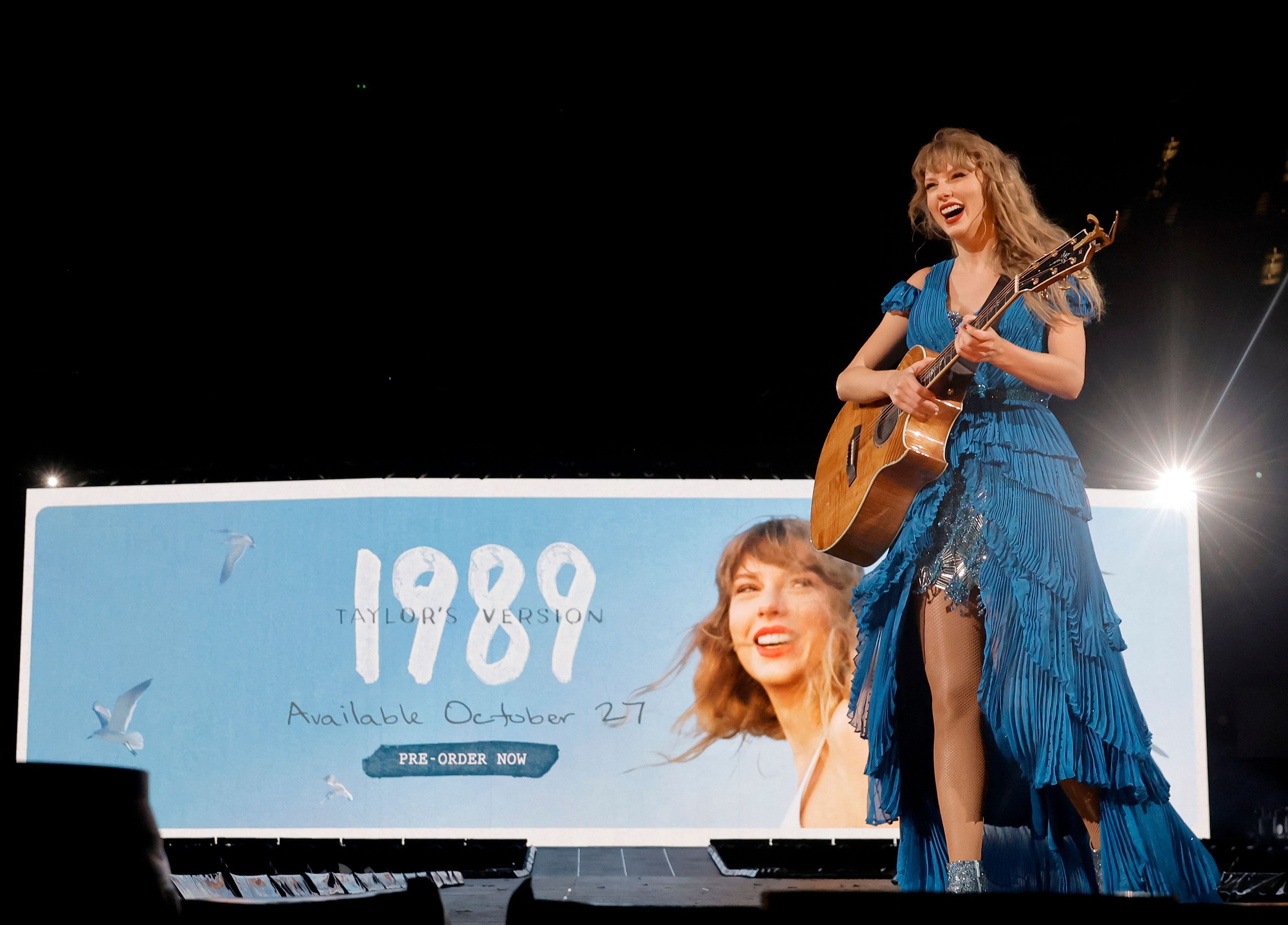 Taylor Swift sets Billboard Hot 100 record, announces 27-date U.S. stadium  tour
