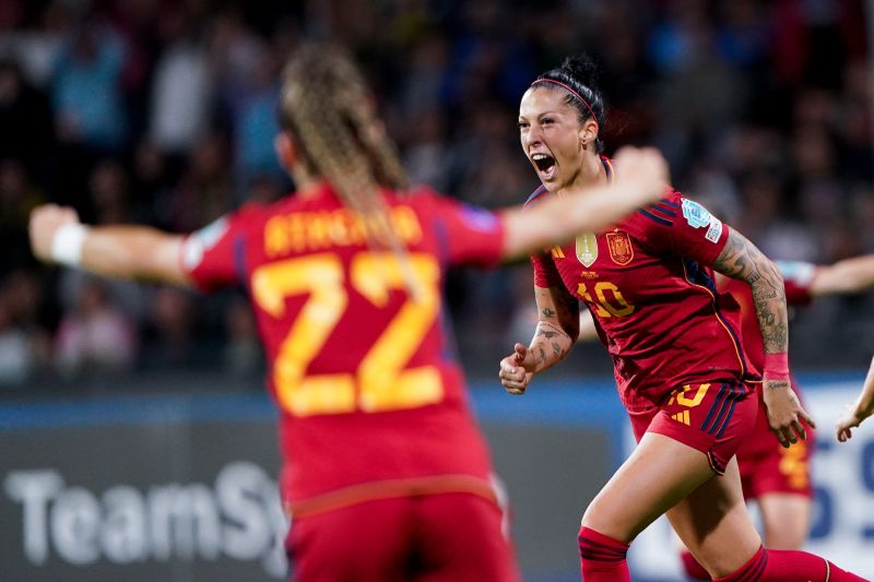 Jenni Hermoso scores the winner on triumphant Spain return after