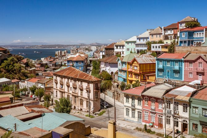 <strong>Chile: </strong>The port city of Valparaíso is known for its colorful cliffside homes. <br />