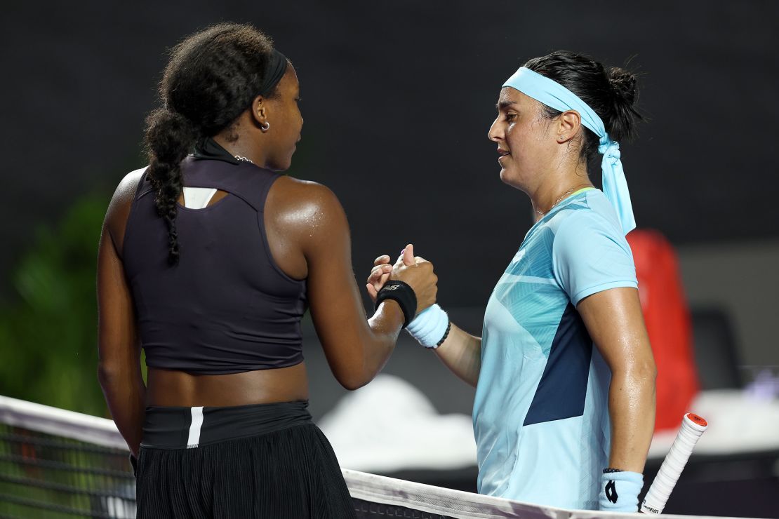 CANCUN, MEXICO - OCTOBER 30: Coco Gauff of United States is congratulated by Ons Jabeur of Tunisia after their match during Day 2 of the GNP Seguros WTA Finals Cancun 2023 part of the Hologic WTA Tour on October 30, 2023 in Cancun, Mexico. (Photo by Clive Brunskill/Getty Images)