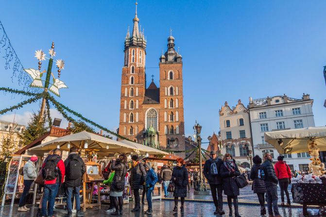 <strong>Krakow Christmas Market, Poland: </strong>Historic landmark St. Mary's Basilica serves as a stunning backdrop to this yearly event, along with the Renaissance Cloth Hall.