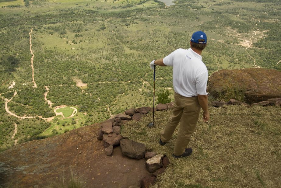 Accessible only by helicopter, "The Extreme 19th" tasks golfers with driving from a 430-meter-high cliff face on Hanglip Mountain.