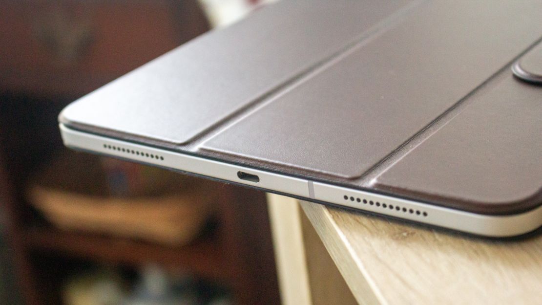 Nomad iPad Leather Folio CNN-4