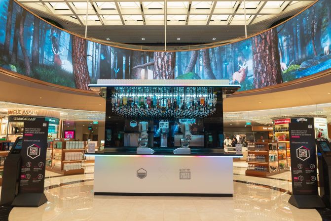 <strong>Lotte Duty Free Wine & Spirits:</strong> In this new two-story T2 retail space, travelers can hang out with a robot bartender under a 30-meter LED ring depicting a moon reflected in a lake -- an homage to Tang dynasty poet Li Bai's famous work, "Drinking Alone Under the Moon."