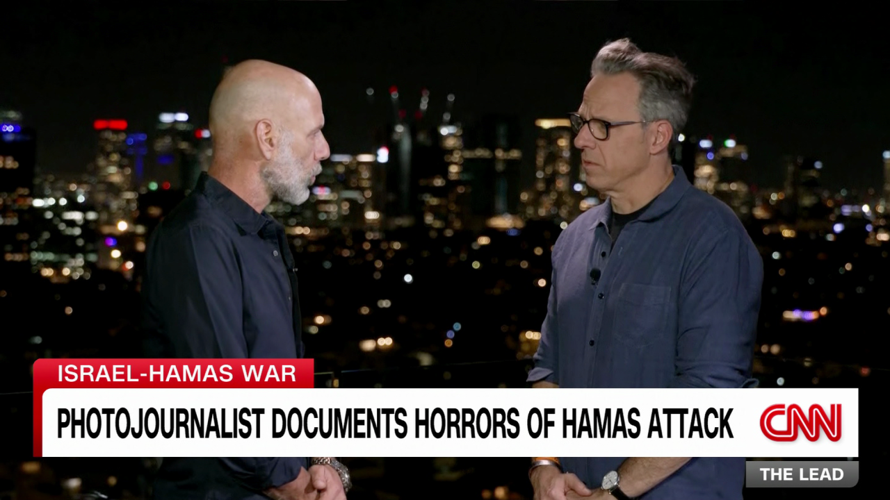 The Lead / photographer talks hamas attacks / Jake Tapper_00005123.png