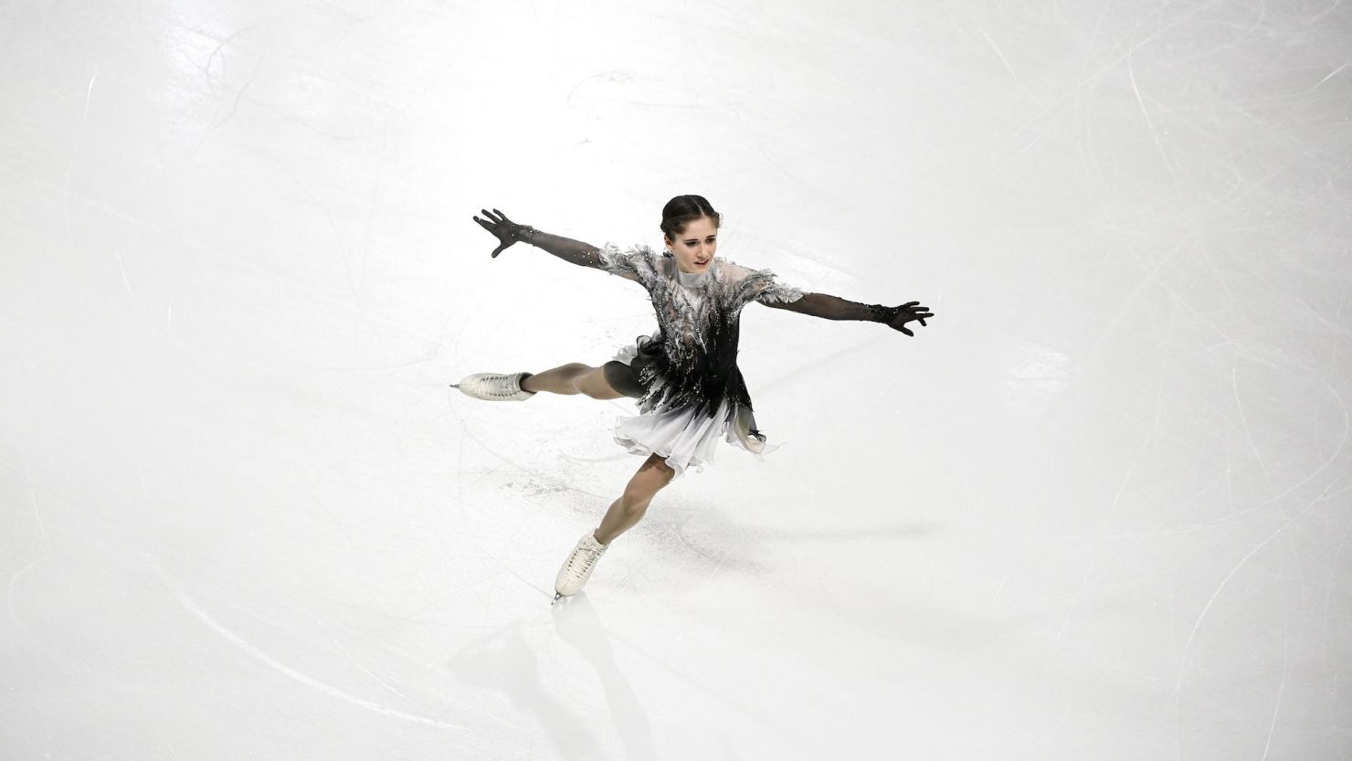 TOPSHOT - US Isabeau Levito performs in the Women Free Skating event at the ISU 2023 figure skating Grand Prix de France in Angers, western France, on November 4, 2023. (Photo by Sebastien SALOM-GOMIS / AFP) (Photo by SEBASTIEN SALOM-GOMIS/AFP via Getty Images)