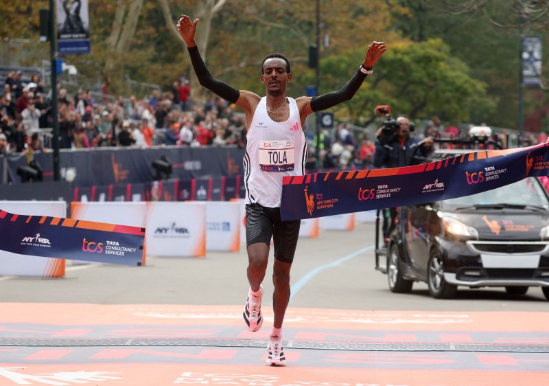 NYC Marathon: Tamirat Tola Sets Course Record In Men’s Race | CNN