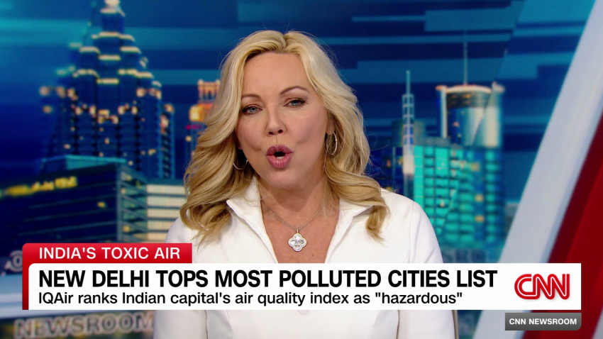 exp New Delhi pollution michael holmes FST 110602ASEG1 cnni world_00000011.png