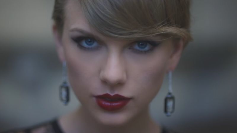 Hollywood Minute: Taylor Swift's best first week ever