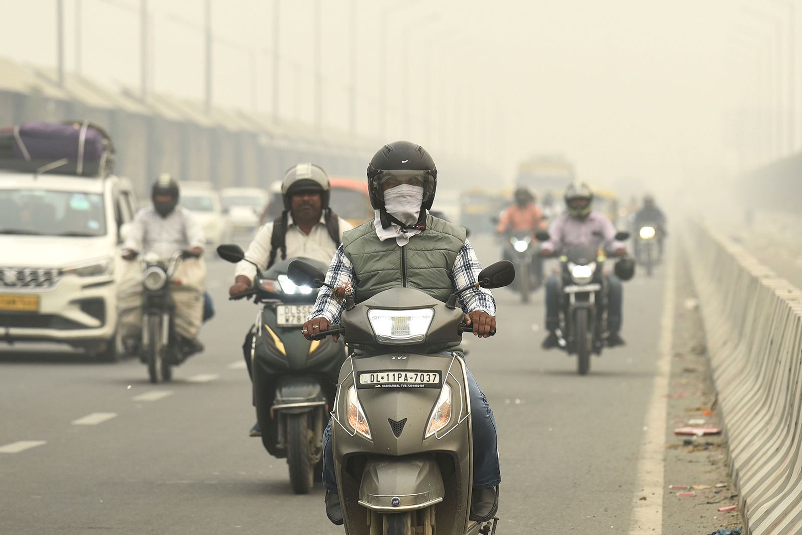 Air Pollution in Delhi: Patients start lining up at hospitals with